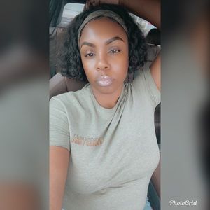 Gucci head scarf. comes with bag, box, receipt